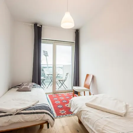 Apartmán Modern With Terrace Near The